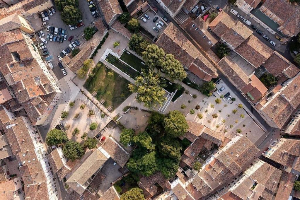 Taote - Avec Terrasse Au Coeur De Appartement